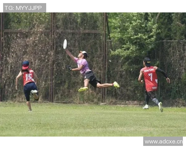 杭州飞盘队在极限运动联赛中以82分稳居积分榜首位